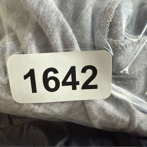 Torrid women’s size 00(10) I run on lipstick and sarcasm off shoulder shirt - Picture 5 of 5